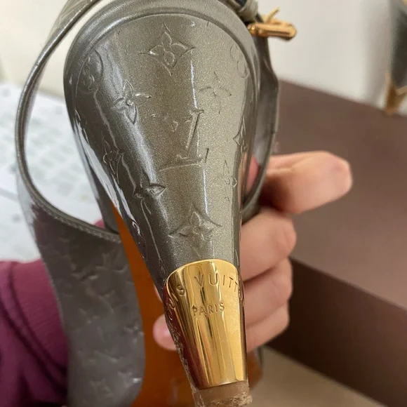 Louis Vuitton heels - Picture 8 of 11